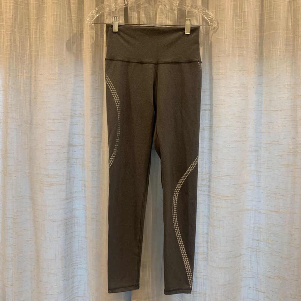 Aerie Dark Gray Leggings with reflective detail